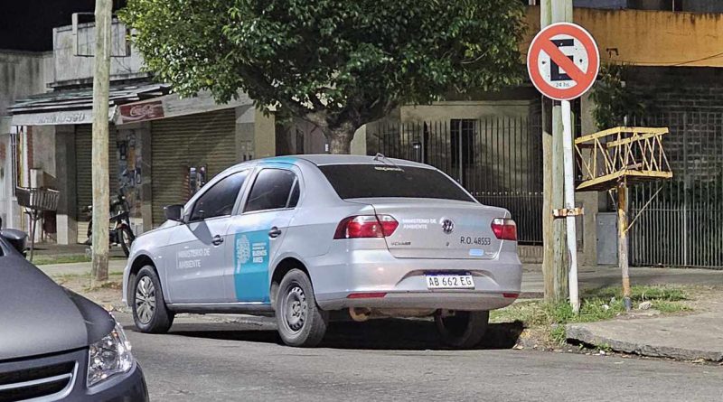 Escándalo vial: Vehículo oficial acumula más de 22 millones en multas de tránsito