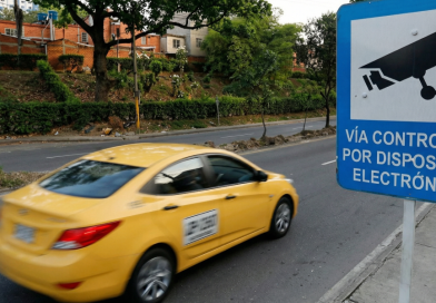 El Negocio de las Fotomultas en la Provincia de Buenos Aires: ¿Seguridad Vial o Trampa “Caza Bobos” Automatizada?